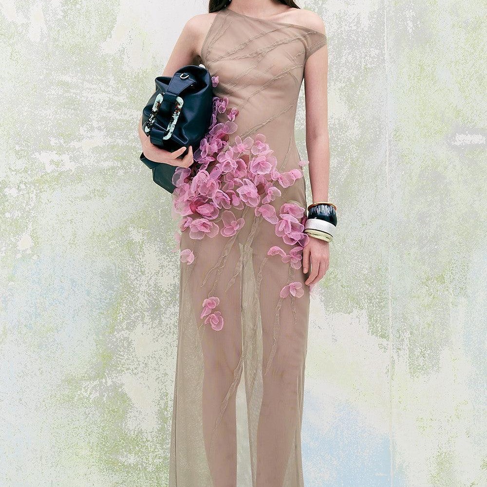 LECIA RTW Blossom Sheath Diagonal Neck Tulle Floor Length Dress